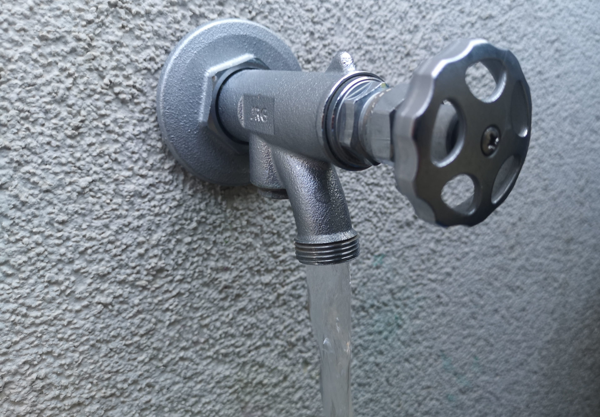Trinkwasserschutz bei Verwendung eines Außenwasserhahnes bzw. Nutzung einer Zisterne